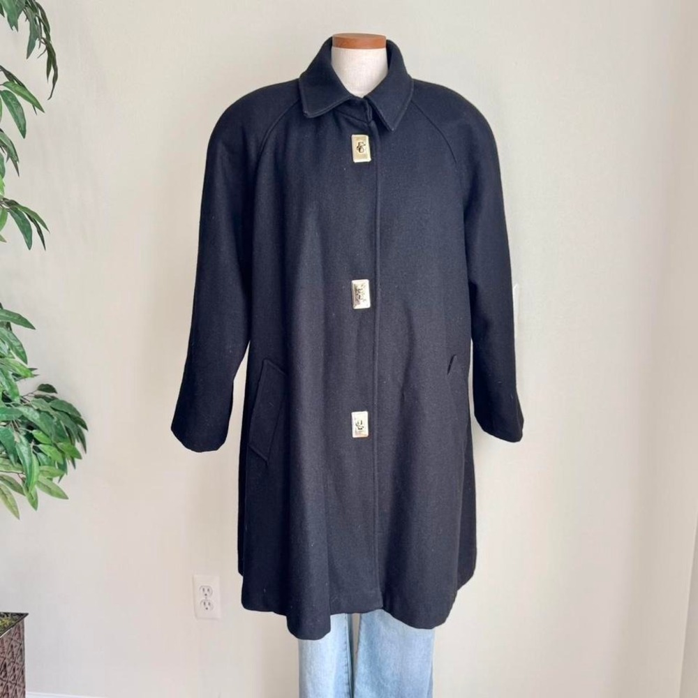 90 Black Wool Overcoat Silver Twist Lock Closure XL